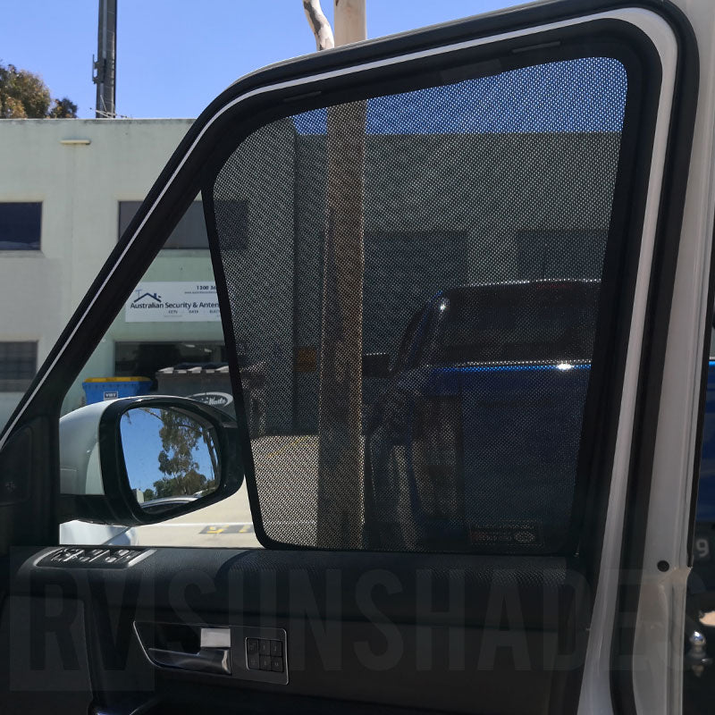 LAND ROVER Discovery 3/4 L319 4WD Window Shade 2004-2017 [Quarter Window] - RVSUNSHADES